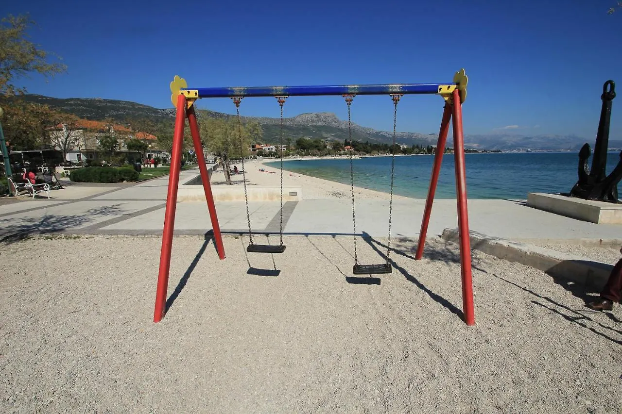 Luxurious Three Bedrooms Apartment With Two Terraces Kastela Croatia