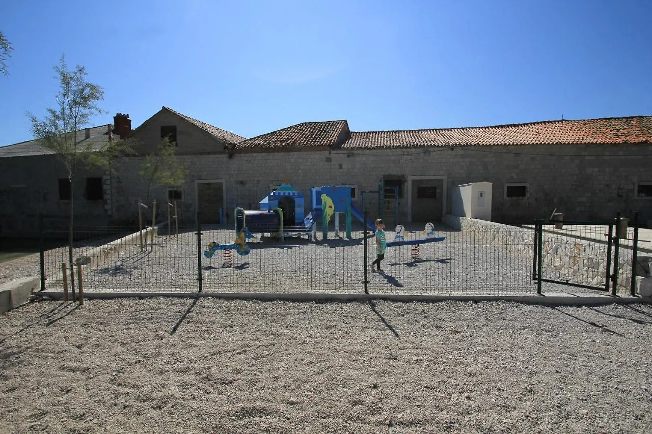 Luxurious Three Bedrooms Apartment With Two Terraces Kastela 0*,  Croatia