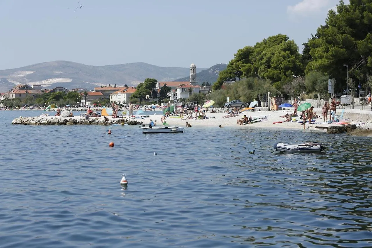Luxurious Three Bedrooms Apartment With Two Terraces Kastela Croatia