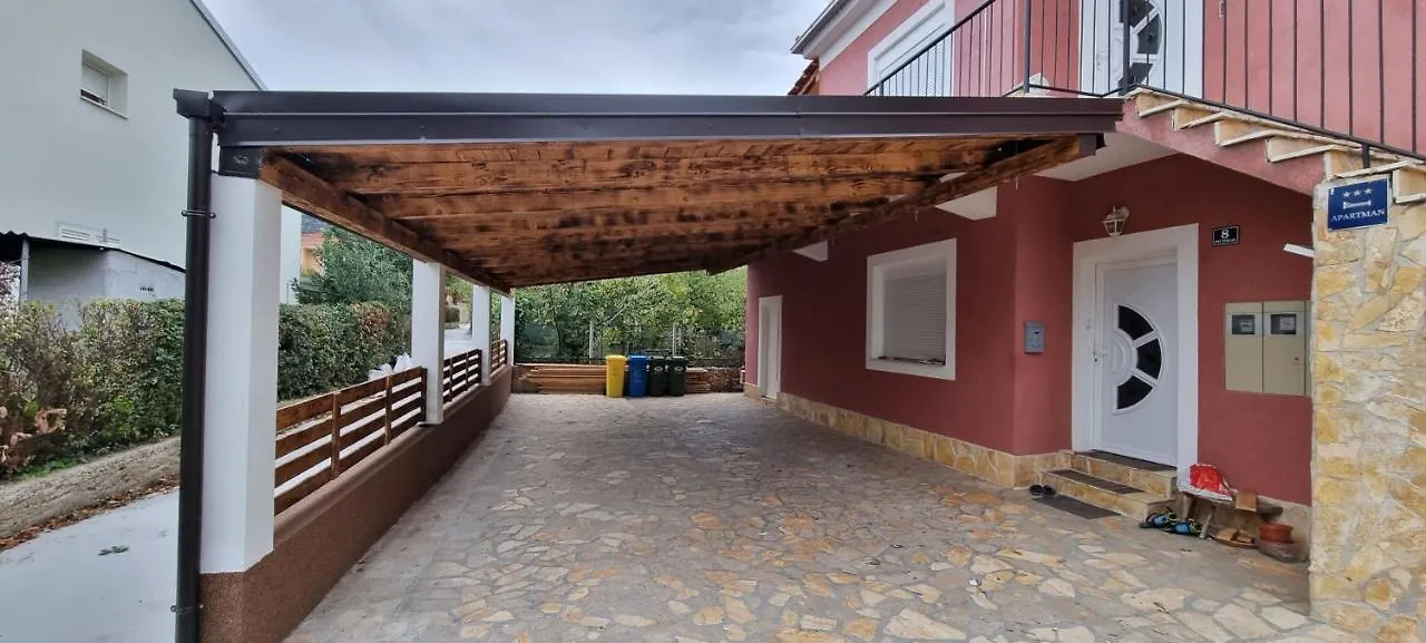 Luxurious Three Bedrooms Apartment With Two Terraces Kastela